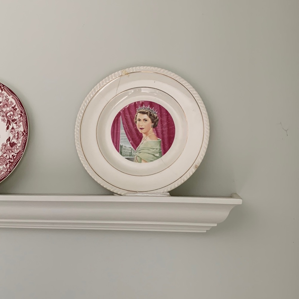 Vintage Old English Johnson Bros. Coronation Plate